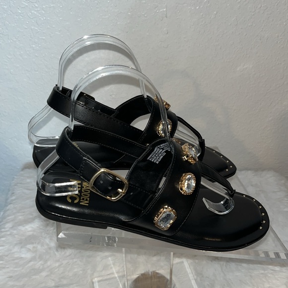 Madden NYC sandals/shoes - Picture 3 of 9